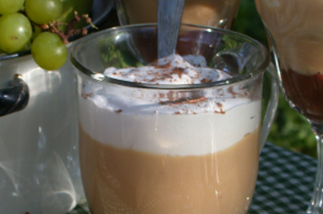Parfait Cappuccino et boisson soya (Illustration)